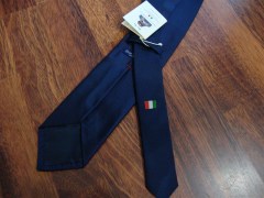 cravatta sartoriale con bandiera italiana