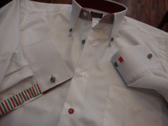 camicia con applicazzioni e contrasti Italia